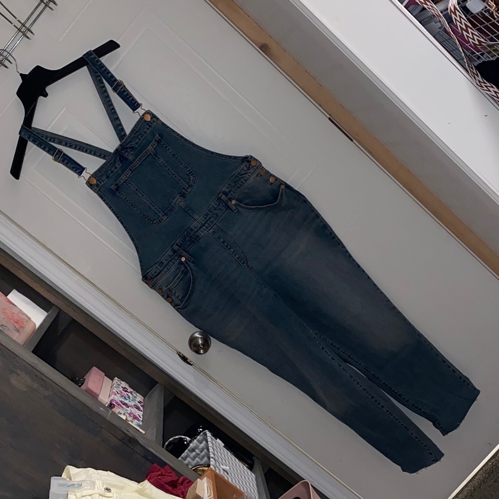 Universal Thread Blue Denim Jeans with Contrast Stitching